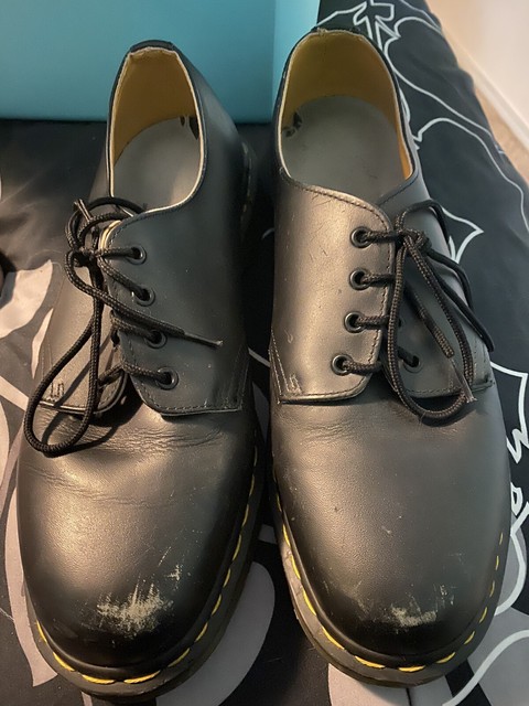 men low top doc martens