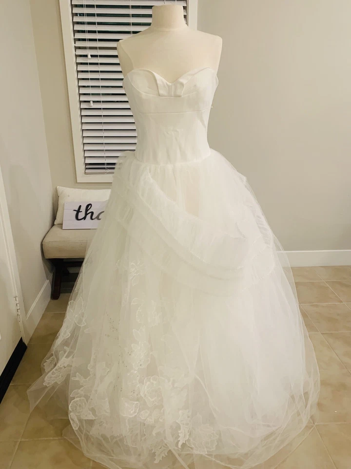 Vestido de novia Vera Wang personalizado, hasta el suelo, vestido de baile, sin mangas, parte superior recta Foto 3 de 4