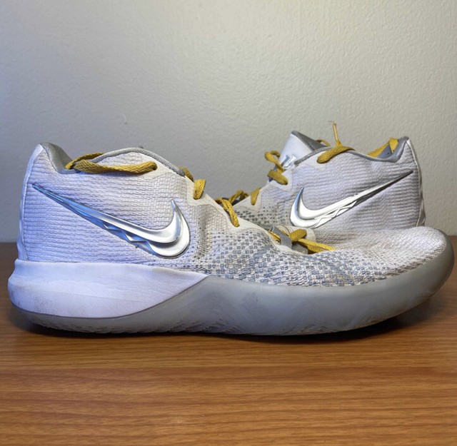 kyrie flytrap white metallic silver