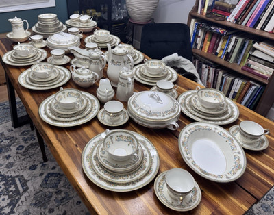 102pc Aynsley Henley Fine Bone China Set, 12 Place Settings, England, Pristine!
