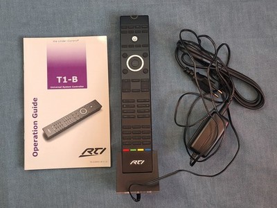 RTI T1-B Universal System Controller mit Ladestation und Anleitung