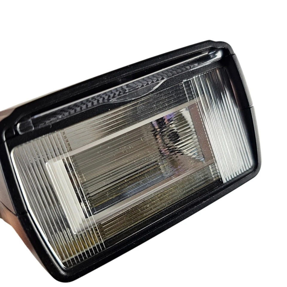 Neewer TT560 Speedlite Flash Universal Hot Shoe Mount for DSLR Cameras - Image 3 of 4