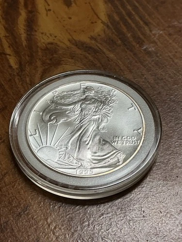 1995 American Silver Eagle 1 Troy Oz. .999 Fine Silver One Dollar Coin