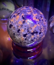 Yooperlite Sphere With Wood Holder 2 1/2" UV Reactive