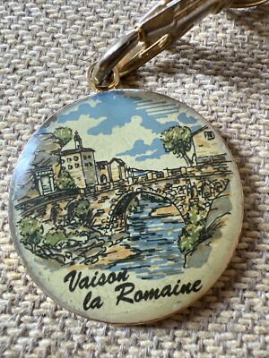 Vintage Keychain France Vaison La Romaine