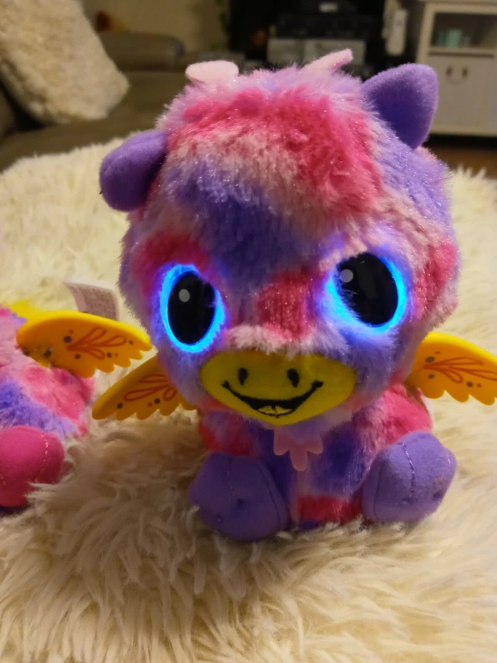 Hatchimals Set Of 2 Animated Twin Plush 6". With Wings Battery Operated - Image 3 of 4