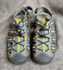 Khombu Kids Gray, Navy, Yellow Sandals, Size 3 in Very Good Pre-Owned Condition