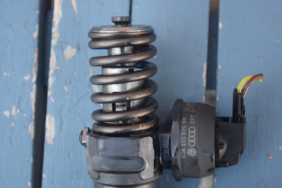 OEM 2005 2006 VOLKSWAGEN JETTA GOLF BEETLE 1.9L TDI DIESEL FUEL INJECTOR Foto 2 de 4