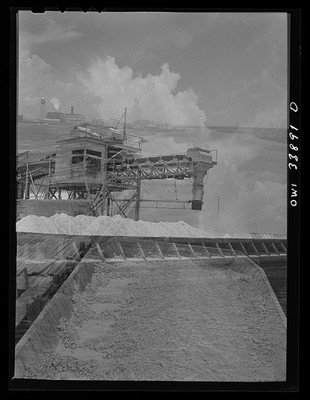 Photo:Industrial River Shipping Canal 1930s Grain Elevator Unloading Dock