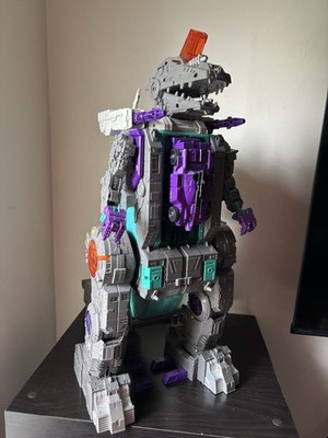 Transformers Titans Return Titan Class Trypticon Action Figure (READ)