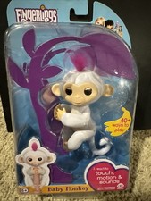 2016 WowWee Fingerlings Baby Monkey Finger Pet 'SOPHIE' White FACTORY SEALED BOX