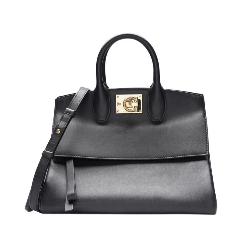 トートバッグ SALVATORE FERRAGAMO Black Leather Small Studio Box Handbag Ferragamo Small Studio Box Bag | Black | FARFETCH