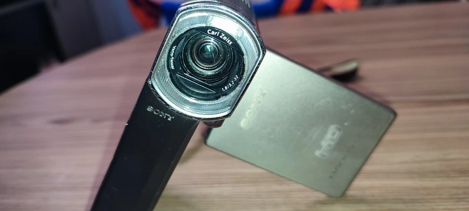 Sony HDR-TG3 Handycam Camcorder Video Camera *PHOTO BUTTON DOESN'T WORK* READ - Image 3 of 4