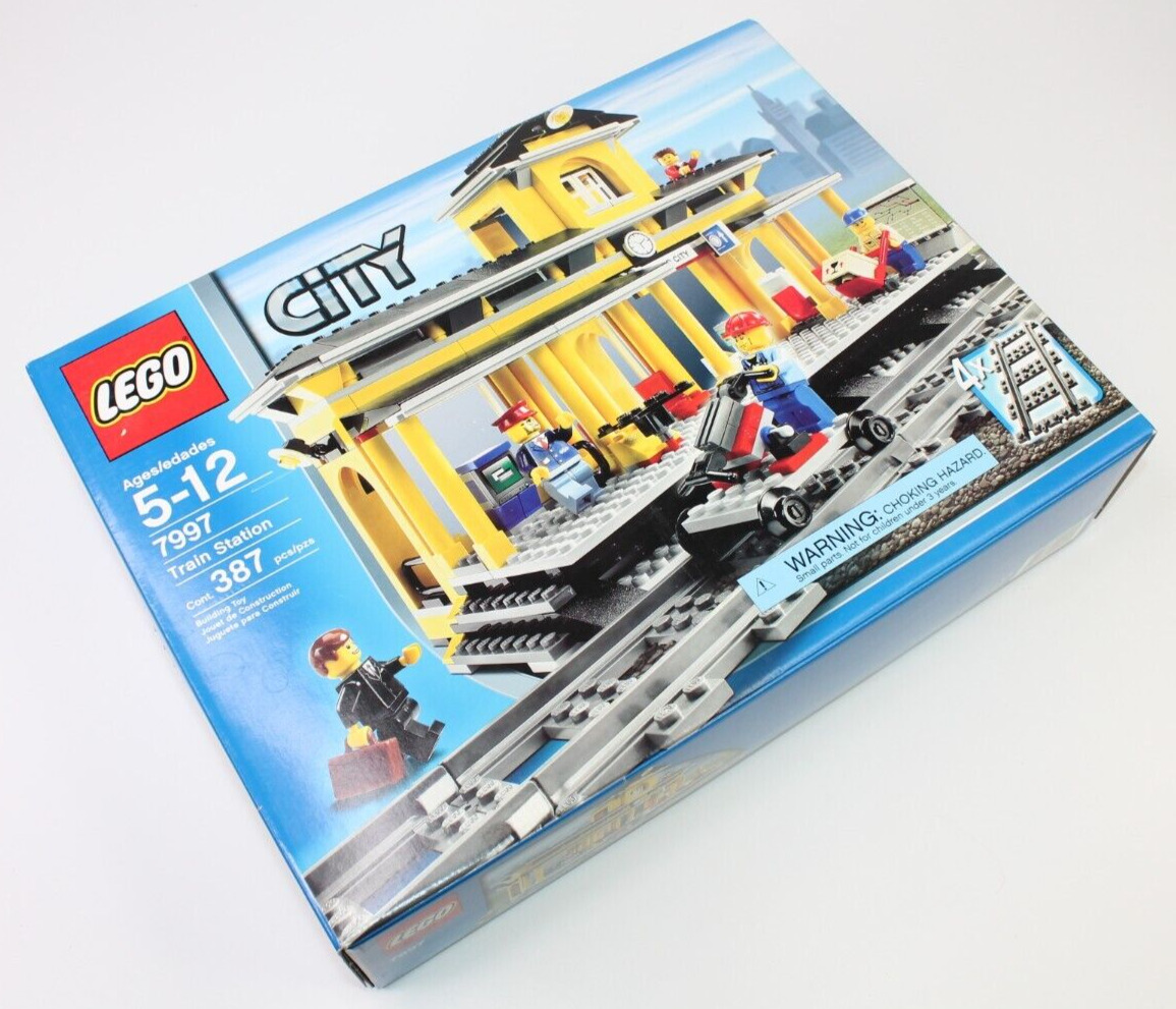 LEGO 2007 CITY 7997 TRAIN STATION (387 pcs)