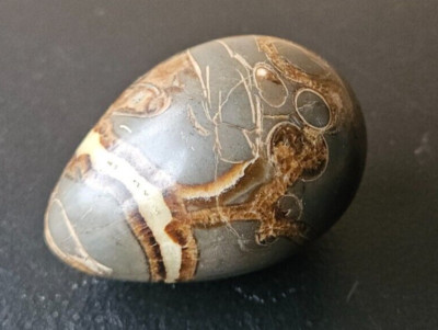 GREY, GREEN, BROWN AGATE EGG. UNIQUE COMBINATION OF COLOR. ORIGINAL. SINGLE
