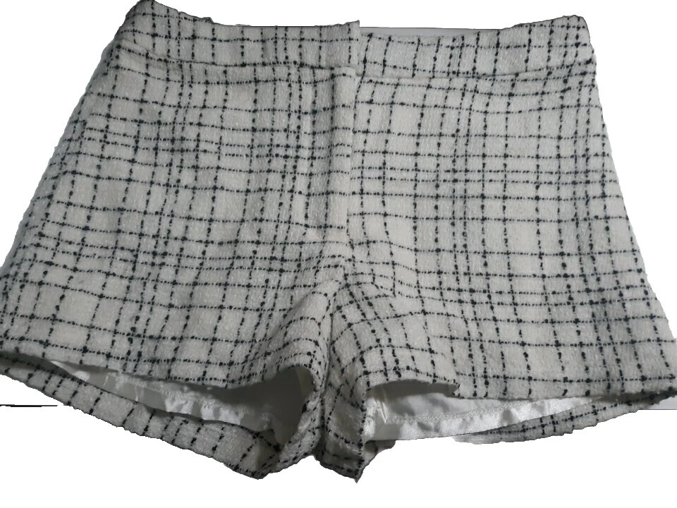 La mujer FOREVER 21 pata de gallo