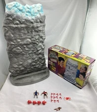 2001 Extreme Rock Climbers Game by Pressman in Great Condition FREE SHIPPING