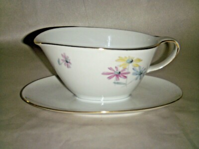 KAHLA GERMAN PORCELAIN GRAVY BOAT DAISIES YELLOW BLUE PINK HANDLE 16 OZ OVAL