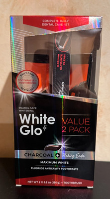 WHITE GLO Maximum White toothpaste 2x5.2 Oz + 1 Toothbrush Charcoal+ Baking Soda