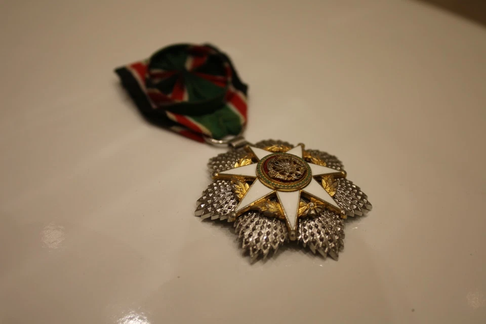 Reino de Jordania Orden del Mérito Militar medalla rey Hussein bin Talal 1976 Foto 4 de 4