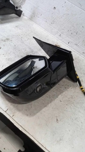 Used Left Door Mirror fits: 2016 Gmc Yukon Power w/turn signal opt DL3 w/o surro