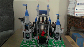 LEGO Castle: King's Castle (10176) 100% Complete w Minifigures & Instructions