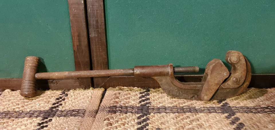 Vintage Pipe Cutter No. 2 - Image 4 of 4