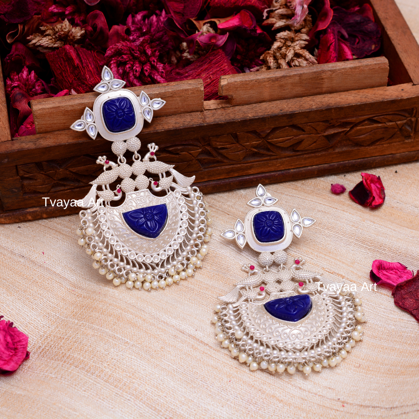 look ethnic online