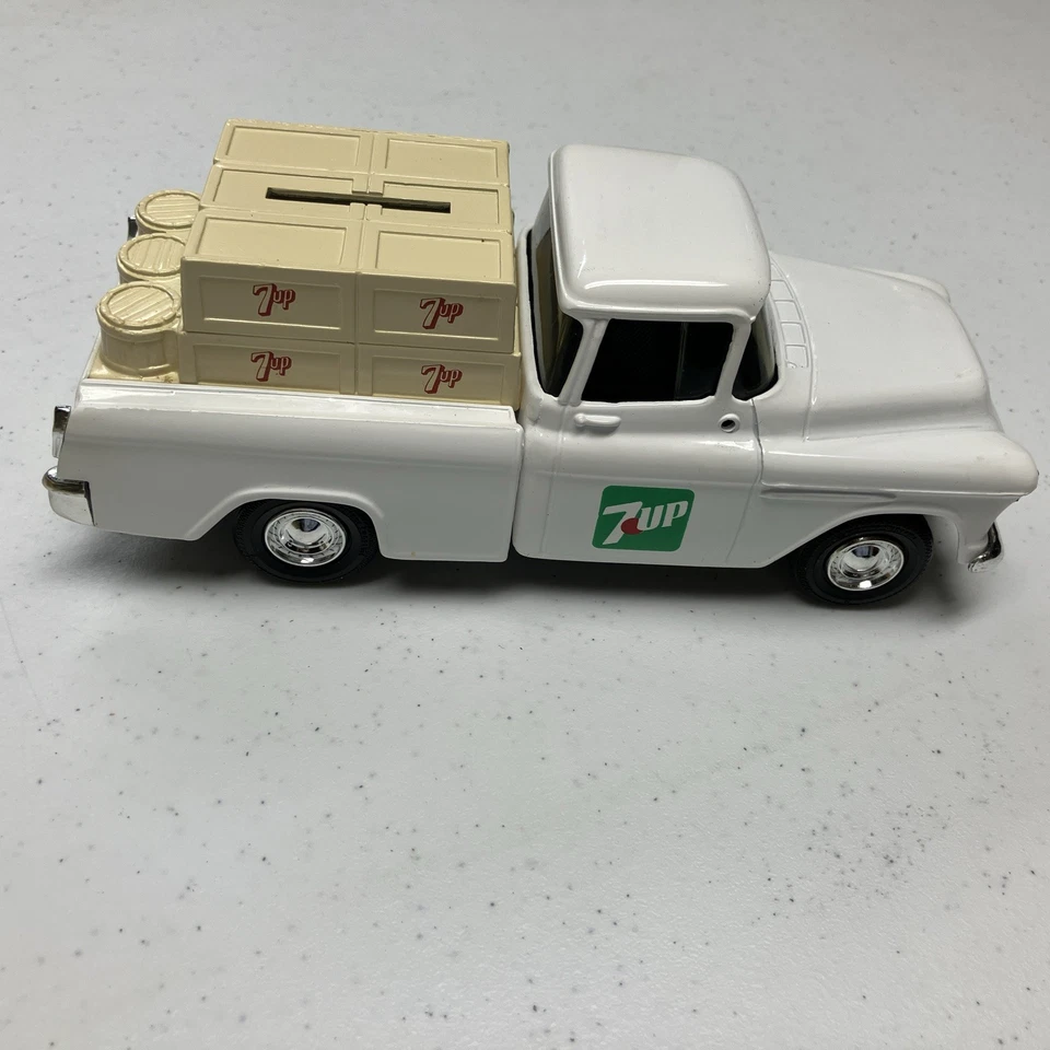 1955 Chevy Cameo пикап, литая металлическая банка, 7 логотипов UP - Изображение 3 из 4