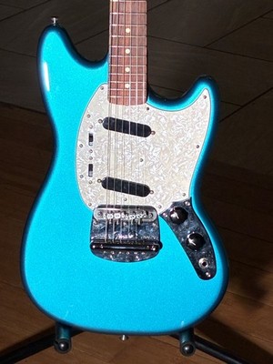 Fender Mustang Vintera 60'S  in Sonic Blue Nearly Perfect Condition