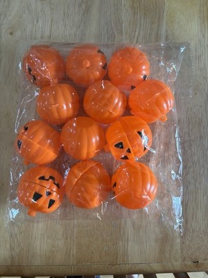 12 Piece Halloween pumpkin party supplies.
