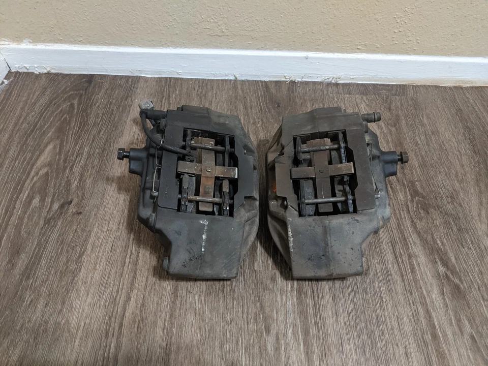 98-00 LEXUS LS400 PINZAS DE FRENO DELANTERAS LADO CONDUCTOR Y PASAJERO OEM Foto 4 de 4