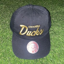 Anaheim Ducks Collecting and Fan Guide 15