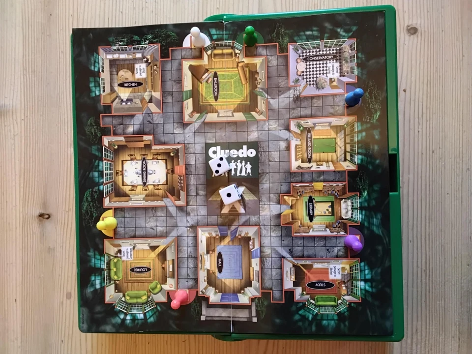 Cluedo Board Game - Compact Size, Travel, Parker Games To Go - Complete Set - 8+ - Image 3 of 4