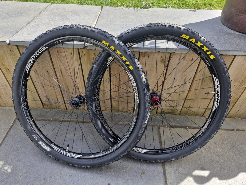 Halo Vapour 650b Wheels. Non Boost. Alloy. Centerlock. Shimano HG. Maxxis Aspen