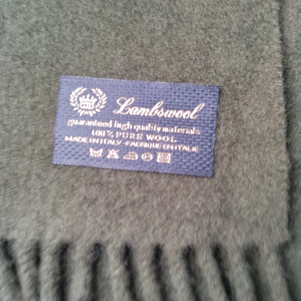 Bufanda de Lana de Cordero Unisex Verde Ejército Flecos de Lana Pura Hecha en Italia 11.25" Foto 2 de 4