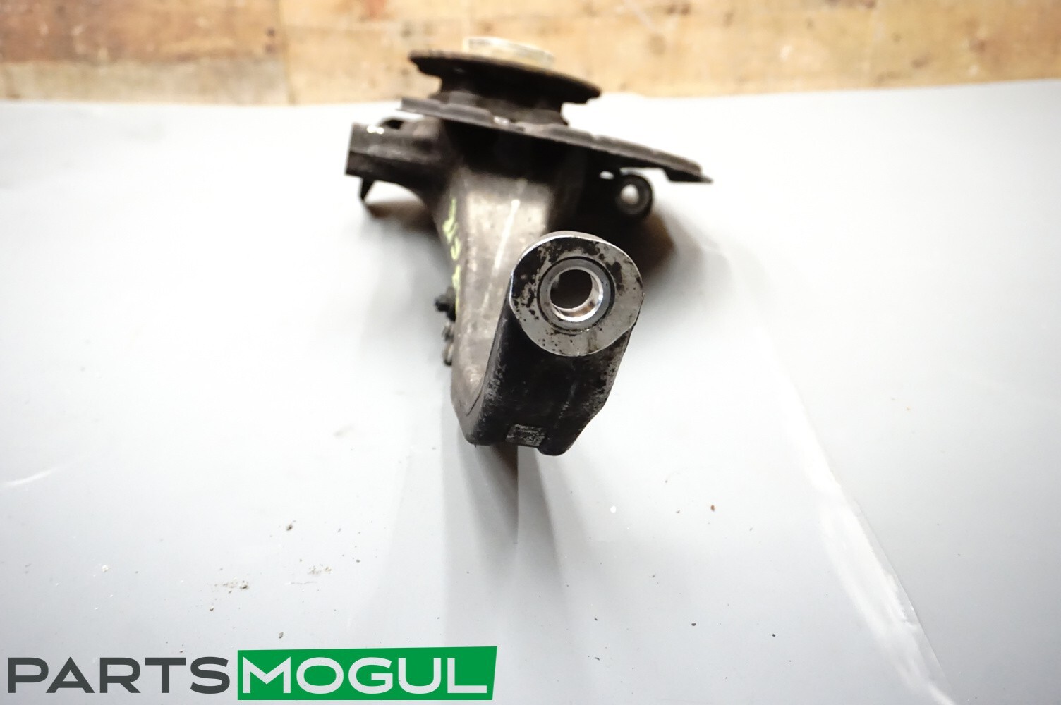 2014-2020 MASERATI QUATTROPORTE RIGHT PASSENGER FRONT SPINDLE KNUCKLE HUB OEM