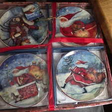 Susan Winget Enchanted Santa Mini Plates Set 4 Christmas Snack Bowls Decor 4.5”
