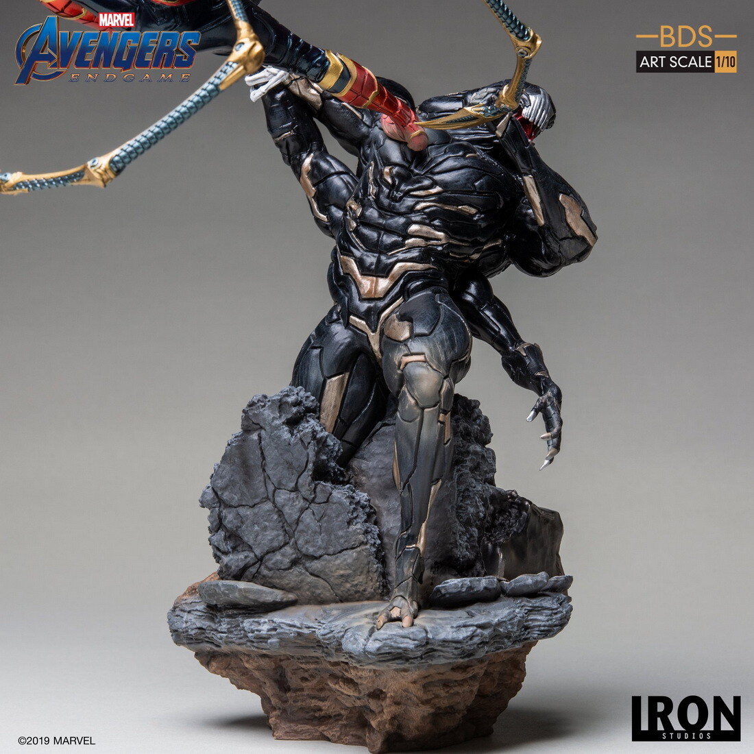 Iron Studios Avengers: Endgame Iron Spider Man Vs Outrider BDS Art