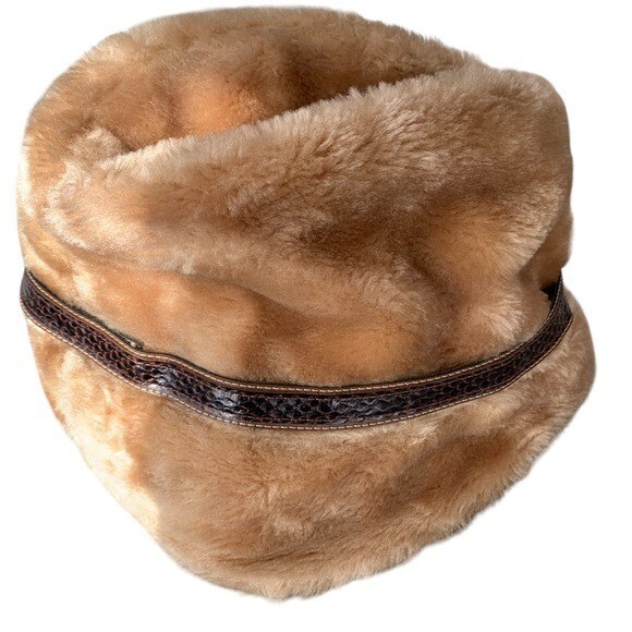 Vintage Faux Fur Bucket Hat with Faux Croc Leather Band and Gold Buckle Vintage Faux Fur Bucket Hat with Faux Croc Leather Band and  main image 4