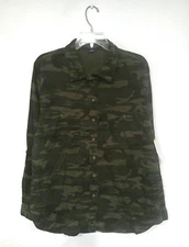 NEW Social Standard by Sanctuary Women's Tencel Boyfriend Shirt Size Medium Camo
