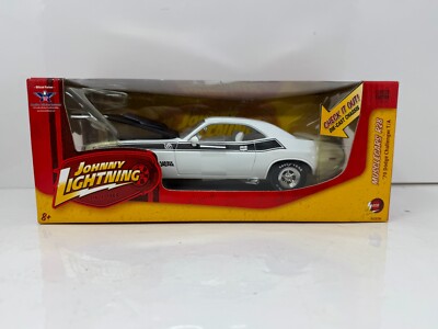 Johnny Lightning 1970 Dodge Challenger T/A 1:24 Diecast WHITE