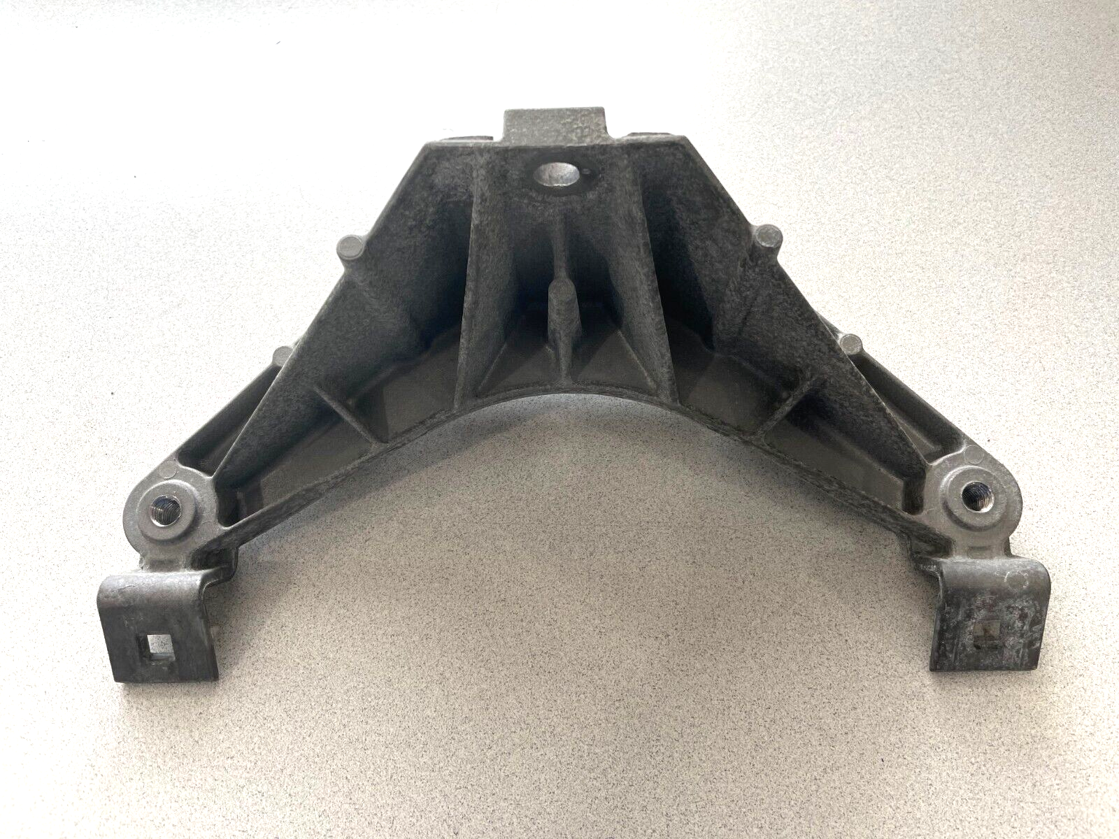 2007-2013 BMW X5 3.0Si E70 ~ CENTER FIRWALL BRACKET ~ 51717137238  