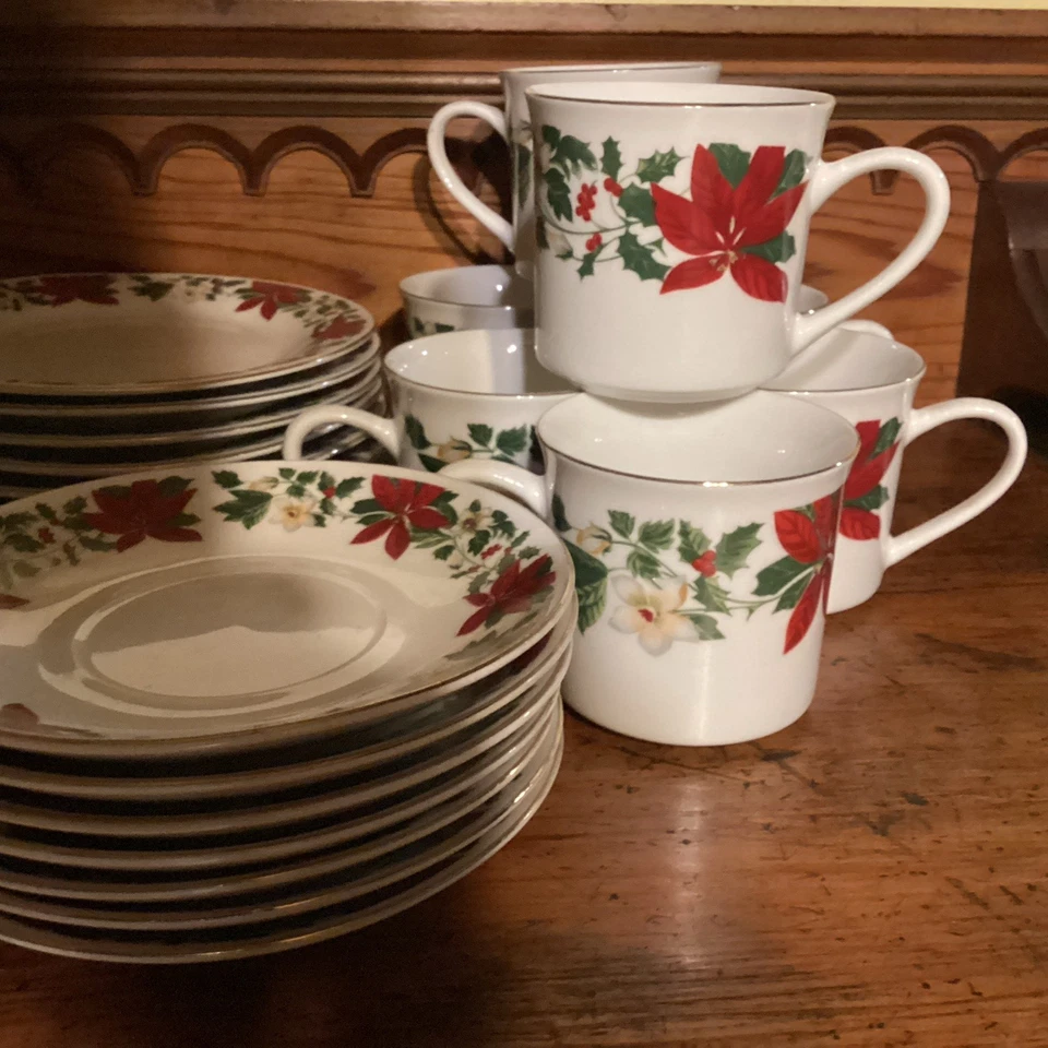 SERVICIO DE VAJILLA NAVIDEÑA VINTAGE GIBSON POINSETTIA PARA 8 Foto 4 de 4
