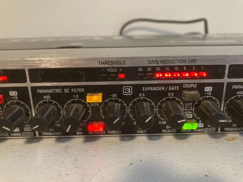 Expansor cuádruple interactivo de audio profesional Behringer Multigate modelo XR 4400 Foto 4 de 4