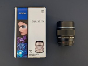 Olympus M.ZUIKO DIGITAL ED 75mm 1:1.8 Lens - Black - Boxed Mint