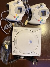SEGA Dreamcast White Console Bundle, 2 Controllers, Cables AV connection,