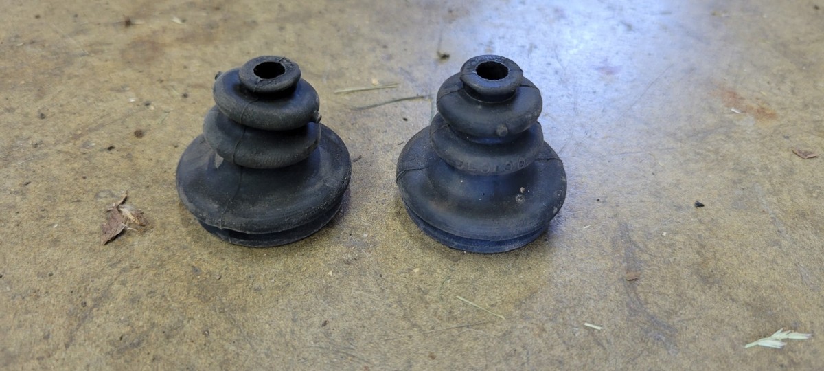 1979-83 Datsun 280zx Rear Strut Upper Rubber Cover Boot Pair | eBay 1979-83 Datsun 280zx Rear Strut Upper Rubber Cover Boot Pair | eBay