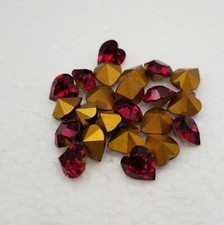 4800 Swarovski Ruby 8.8x8mm Crystal Heart Rhinestone 3 pieces / pack