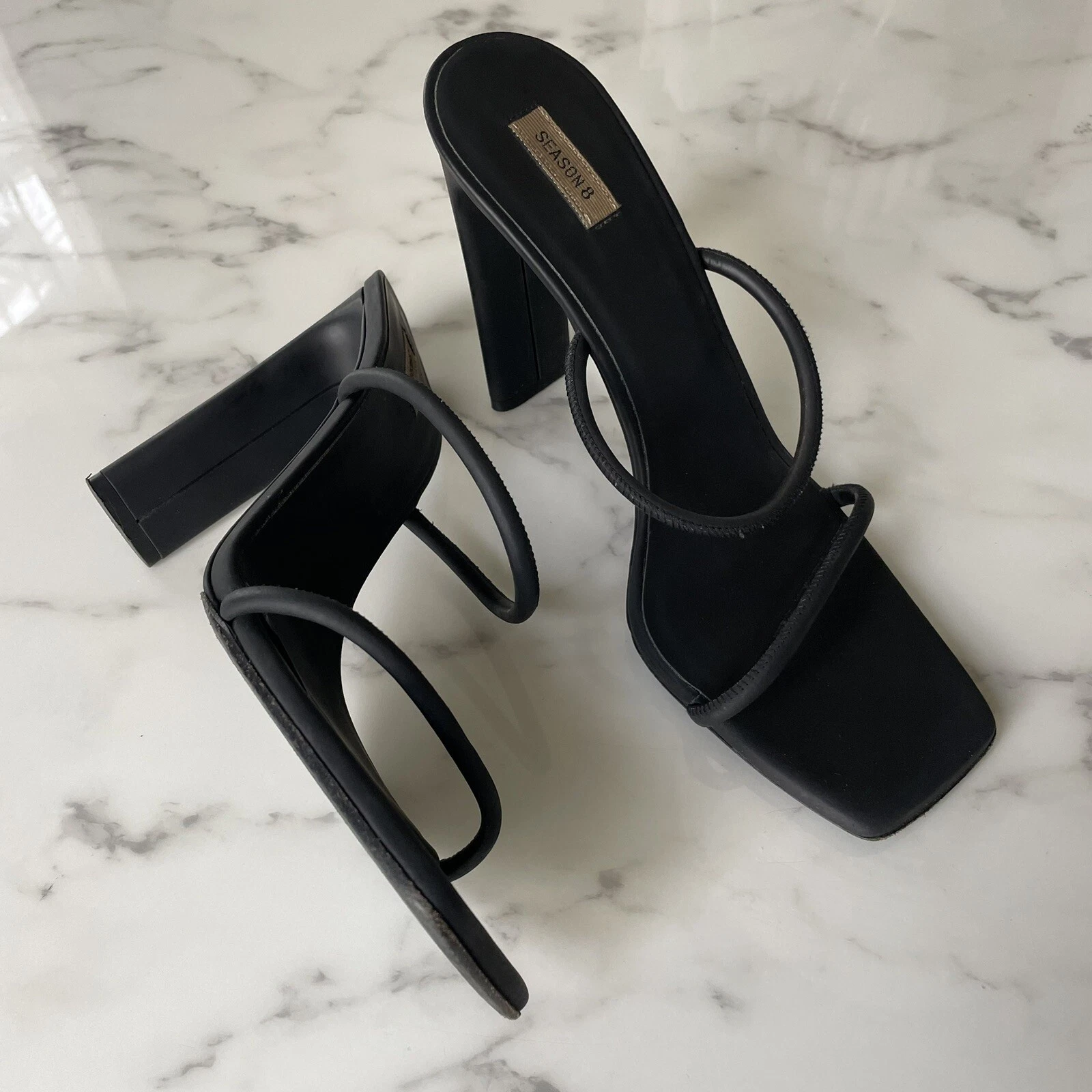 Yeezy Stagione 8 Sandalo Minimo Nero 110M Leggermente Usato5 122